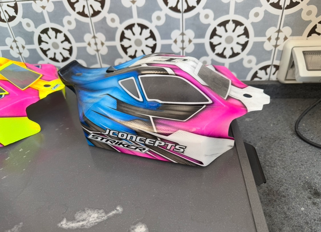 2x JConcepts S3 aerografate professionalmente – Team Associated RC8B3 / RC8B3.1